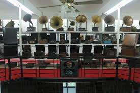 ₹ 7,500phillips high q international record player turntable gramophone. India S Only Gramophone Museum Deccan Herald