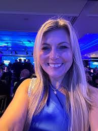 Janine Dobson's Instagram, Twitter & Facebook