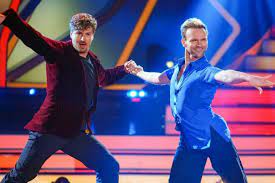 Discover who nicolas puschmann is frequently seen with, and browse pictures of them together. Nicolas Puschmann Das Ist Das Figurgeheimnis Des Let S Dance Stars Brigitte De