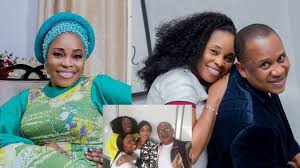 So iperu was ready for tope alabi and she didn't dissappoint them. Tope Alabi Ministers At Bishop Obafemi And Prophetess Funmi Lucas Dedication Of G O F M In Ajah By Fliptv