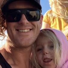 Little Rylee just metres from help in hot car