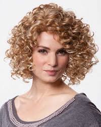 20 Super Curly Short Bob Hairstyles Curly Bob Hairstyles Curly Hair Styles Curly Hair Styles Naturally
