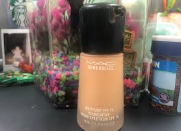 Mac Mineralize Moisture Spf 15 Foundation Broad Spectrum Spf 15 M A C Mineral Foundation In Nw 22 Shade Has About 40 50 Left In It Has A Great Amount Left And A Great Tan Tin Mac Foundation Mineral Foundation Foundation