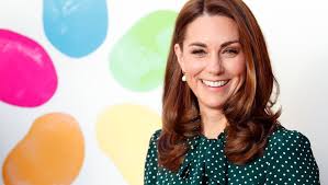 Prince william and kate middleton met at the university of st. Uber 7000 Bewertungen Dieses Amazon Sommerkleid Erinnert Uns Sofort An Kate Middleton Bunte De
