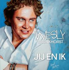 Eerste zoen ik voelde me gelijk al kampioen dat is liefde tussen ons heyy, nu sta je hier dan voor me mooie vrouw ik ga nu op m'n knieën alleen voor jou ja dit is ons. Wesly Bronkhorst Jij En Ik Dutchcharts Nl
