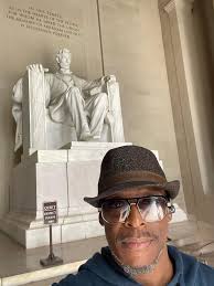 i decided years ago i'd take a picture with my buttcheeks out next to all  the different states signs i visited😂