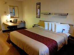  our visit to red robin  10/28/2019. King Size Bed Picture Of Red Roof Inn Salem Tripadvisor
