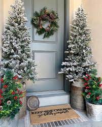 From pretty wreaths, garlands, stockings and candles to ornaments, figurines and decorative pillows, find just. 30 Stunning Outdoor Christmas Decorations To Make The Season Bright