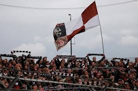 Pauli, niemiecki klub piłkarski z hamburga założony w 1910 roku, kojarzony jako antyfaszystowski, mający swoją siedzibę na dzielnicy sankt pauli nieopodal reeperbahn. External Media St Pauli Oozes Respect And Pride When So Many Premier League Clubs Are Selling Their Souls Fc St Pauli