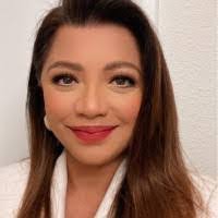 Elaine Constantino's Instagram, Twitter & Facebook