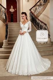 Model Michelangelo Dantelleri Etek Suyu Ve El Emegi Islemeleriyle Michelangelo Modeli Renaissance Wedding Dresses Cocktail Dress Wedding Wedding Guest Dress