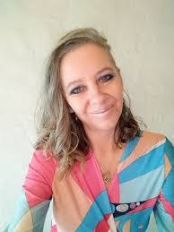 Jan Dexter's Instagram, Twitter & Facebook