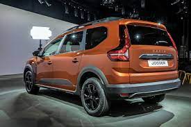 The jogger is based on the same platform as the sandero, but a new rear module extends the car's length to just over 4.5m, making it the longest . 5oeidsr17csn0m