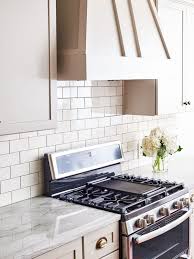 5th Avenue 3x6 Ivory Glossy Subway Tile Backsplash A Classic Kitchen Look White Subway Tile Kitchen Kitchen Backsplash Kitchen Tiles