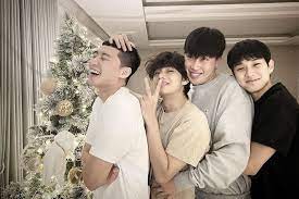 Пак джун гым / park joon geum. Park Seo Joon Bts S V Peakboy And Choi Woo Shik Celebrate The Holidays Together Soompi