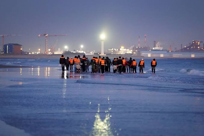 Four people die attempting to cross English Channel in small boat | The  Independent