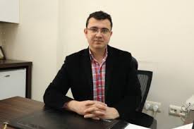1994 istanbul doğumlu olan hakan korkmaz lise ardından kendisini tiyatro oyunculuğuna atar ve sanat okulunda 4 yıl eğitim gören hakan korkmaz özel bir tiyatroda tasarım ve oyunculuk yapmaktadır. Doc Dr Hakan Korkmaz Aciklamasi Iftarda Kan Sekerini Dengeli Olarak Yukseltecek Besinler Tercih Edilmelidir Isparta
