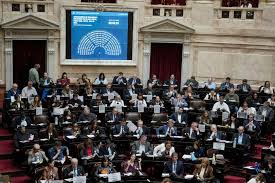 En un final pol�mico, Diputados aprob� la vuelta a comisiones del proyecto sobre Endeudamiento Familiar � Diario La Capital de Mar del Plata