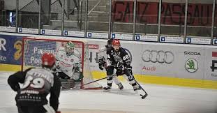 The latest stats, facts, news and notes on jeff smith of the new york jets. Die Serie Halt Passau Black Hawks Zocken Daheim Auch Hochstadt Ab Mammutprogramm Bis Silvester Heimatsport De