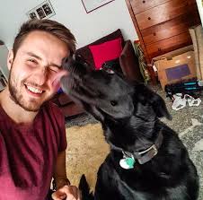 Echter Traumjob: Dieser Typ reist als Tier-Sitter um die Welt