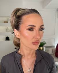 Lauren Kenna's Instagram, Twitter & Facebook