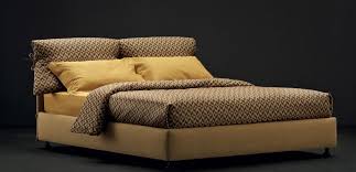 Letto raffinato, di ispirazione orientale, ideale per ambienti sia classici che moderni. Sasa Flou Ekologichnaya Roskosh Italyanskogo Brenda Interer Dizajn