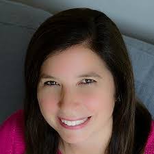 Lisa Manzi's Instagram, Twitter & Facebook