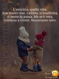 Per molti l'amicizia è un legame importante a cui non è possibile rinunciare nella propria vita, anche se talvolta può essere origine di conflitti e cocenti delusioni. Frasi Belle Per Whatsapp E Facebook Amicizia 27 Friendship Quotes Friends Quotes Together Quotes