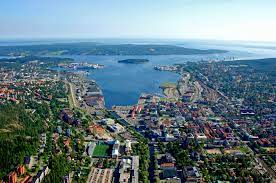 ˈsɵ̂nː(d)sval ) is a city and the seat of sundsvall municipality in västernorrland county, sweden. Sundsvall Harbor In Sundsvall Sweden Harbor Reviews Phone Number Marinas Com