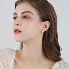 Khuyên Tai Nụ HimHip Chữ H Thanh Lịch HKCC Đính Phale 1x1cm