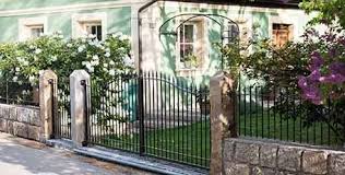 Zaune Und Tore Aus Schmiedeeisen Eleo Zaun Eleo Schmiedeeisen Zaun Schmiedeeisen Tor Zaune Und Tore