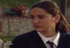 Married couple move a new house. Berguzar Korel 1998 Kirik Hayatlar Turkiye Gazetesi 6