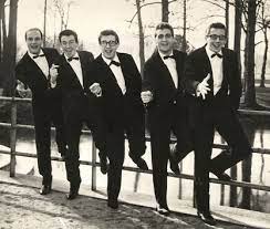 Le riprese fatta con cinepresa personale di peppino di capri che aveva precedentemente cantanto. Dagli Esordi Allo Scioglimento Della Band Peppino Di Capri E I Suoi Rockers Nel Libro Di Gianmarco Cilento Ildenaro It