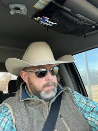 40x hat color options: silver belly, silver sand, or white