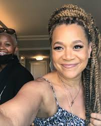 I am filled with gratitude for the precious gifts of love, family and  opportunities to do what I love—and with such extraordinary people.  🙏🏽Expressing ôgratitude for things no matter how big or