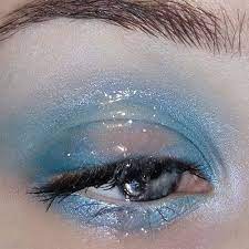 See a recent post on tumblr from @butterflypasta about blue eyeshadow. Blue Aesthetic And Eyes Image Mermaid Makeup Makeup Art Aesthetic Makeup