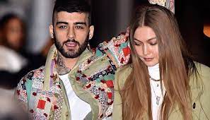 In november 2014, hadid made her debut in the top 50 models ranking at models.com. Ø¬ÙŠØ¬ÙŠ Ø­Ø¯ÙŠØ¯ ØªÙƒØ´Ù Ø¹Ù† Ø¯ÙŠØ§Ù†Ø© Ø§Ø¨Ù†ØªÙ‡Ø§ Ù…Ù† Ø²ÙŠÙ† Ù…Ø§Ù„Ùƒ Ø±ÙˆÙŠØªØ±Ø¯ Ø¹Ø±Ø¨ÙŠ