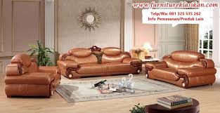 Terlebih jika sofa minimalis ini diletakkan di ruang tamu yang kecil tentunya membutuhkan kreativitas agar tidak sumpek. Desain Sofa Tamu Jati Ukiran Termewah Referensi Kursi Sofa Modern Paling Populer Trend Sofa Tamu Luxury Sofa Design Leather Sofa Set Living Room Sofa Design