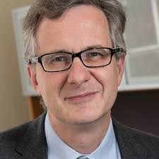 My wife Manuela Ferro discusses how too many women are set for less  ambition and #WomenInSTEM in the Portuguese newspaper @Publico today.  https://t.co/K40rHFsPlb