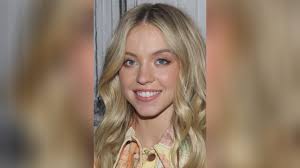 Наиболее известна по роли эмалин аддарио в телесериале netflix «сплошной отстой!» и идэн блэйн в телесериале «рассказ служанки». Best Sydney Sweeney Movies