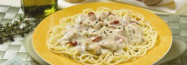 Creamy Chicken Carbonara Recipe Cook With Campbells Canada Recipe Chicken Carbonara Campbells Soup Recipes Chicken Carbonara Recipe