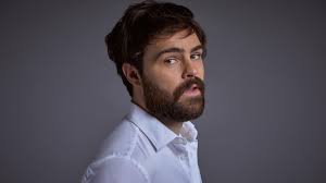 Peter Lanzani descubre el rasgo distintivo que le sumó a su personaje de El  Reino y que terminó “quedando por demás”