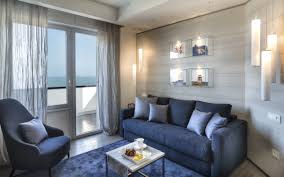 Ponza ha una superficie di 7,5 km² ed è quasi completamente collinare: Hotel Nautico Riccione Hotel 4 Stelle Sul Mare Con Piscina E Ristorante