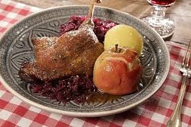 Knusprige Gansekeulen Mit Bratapfeln Von Riddel Chefkoch Rezepte Gebratene Apfel Braten