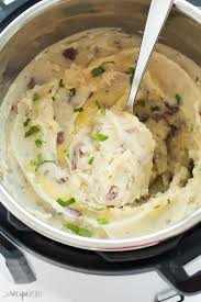 These Instant Pot Mashed Potatoes Are An Easy Side Dish For Any Holiday Or Wee Instant Pot Mashed Potatoes Recipe Cooking Mashed Potatoes Mashed Potato Recipes