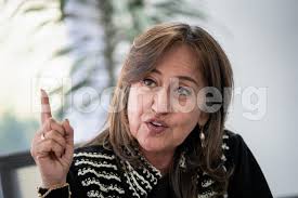 Elsa Jaimes's Instagram, Twitter & Facebook