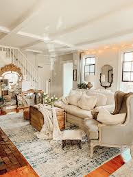 Rustic Vintage Cottage Style Farmhouse Fixer Upper In 2020 Minimalist Living Room Yellow Living Room Fixer Upper