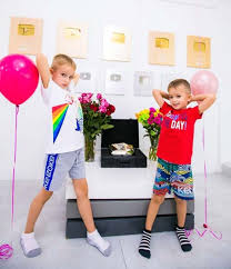 Urmareste aici ultimele episoade online din serialul romanesc vlad. Spiegazzato Lungo Rinascita Vlad And Nikita Family Parlamento Dozzine Aperto