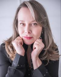 Novos ares, novo projeto! Alguns anos de muita dedicação a odontologia e a  meus pacientes, estou muito feliz em dar início a esta nova fase da minha  carreira... #harmonizaçãoorofacial #residênciaviphof #worshopviphof  #cursoshofsp #