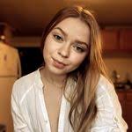 Ella Ouellette's Instagram, Twitter & Facebook